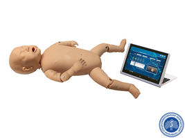 Манекен-тренажер ребёнка для проведения сердечно-лёгочной реанимации с планшетным компьютером