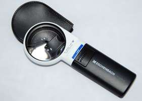 лупа карманная с подсветкой Illuminated Magnifiers MOBILUX LED 5Х (15115)