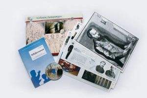 Альбом дем. материала Ф.М. Достоевский  (20 постеров (30 x 42 см),CD-диск, метод. реком.)