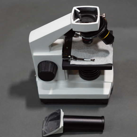 Микроскоп школьный Эврика 40х-1280х с видеоокуляром в кейсе 