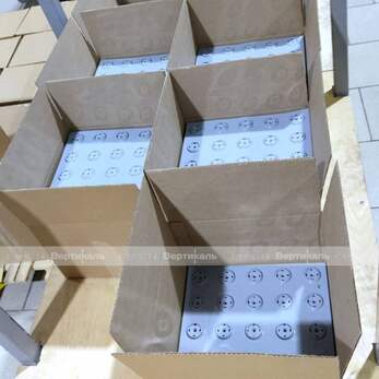 Плитка тактильная контрастная, со сменными рифами (преодолимое препятствие, поле внимания, конусы ли