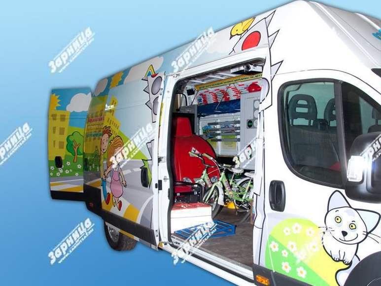 Мобильный тренажерный комплекс по профилактике детского дорожно-транспортного травматизма на базе ав