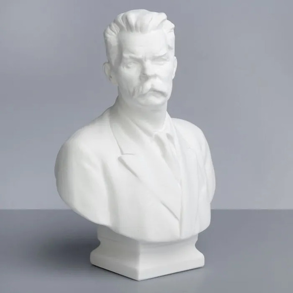 Бюст Горького