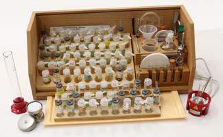 Микролаборатория для химического эксперимента (с ППГ, набором керамики и фарфора)